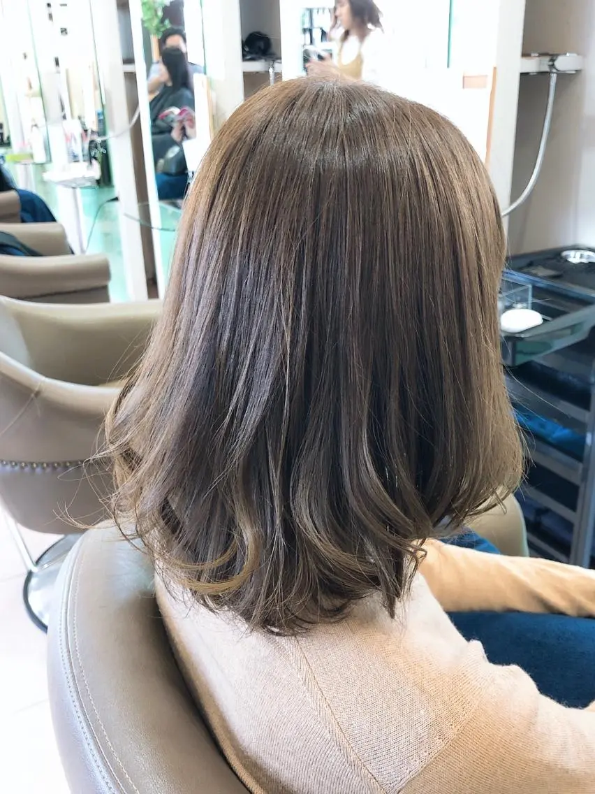 ミディアム 松田 みのりのヘアスタイル