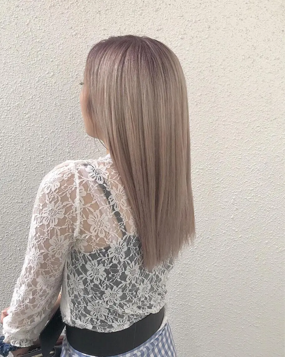 セミロング カラー ベージュカラー ブリーチ ホワイトベージュ インナーカラー/天神 ブリーチ/吉田のヘアスタイル