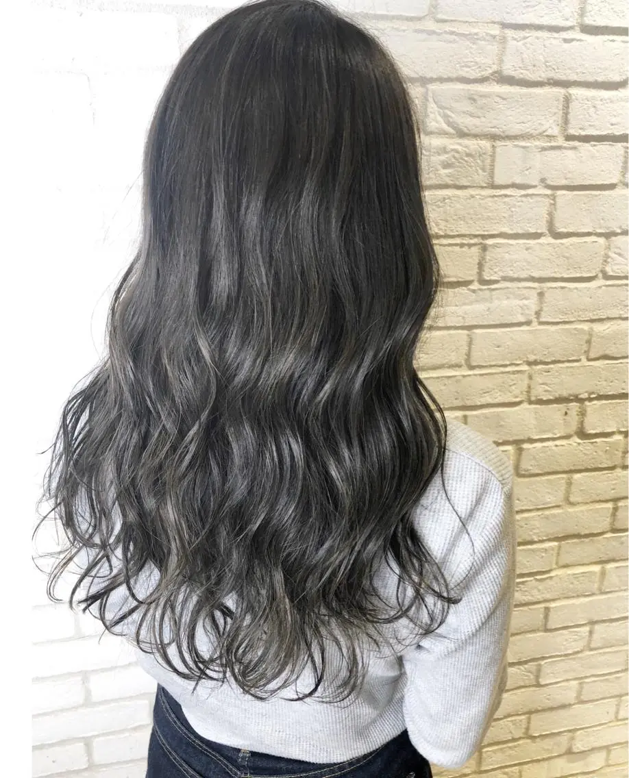 ロング カラー 透明感カラー ハイライトカラー ハイライト 佐藤 高徳のヘアスタイル