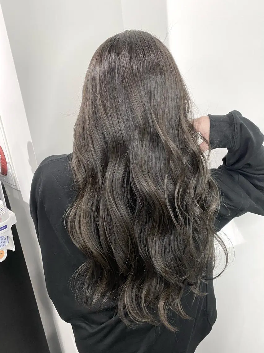 ロング カラー 髪質改善カラー、美髪 トリートメント専門のヘアスタイル