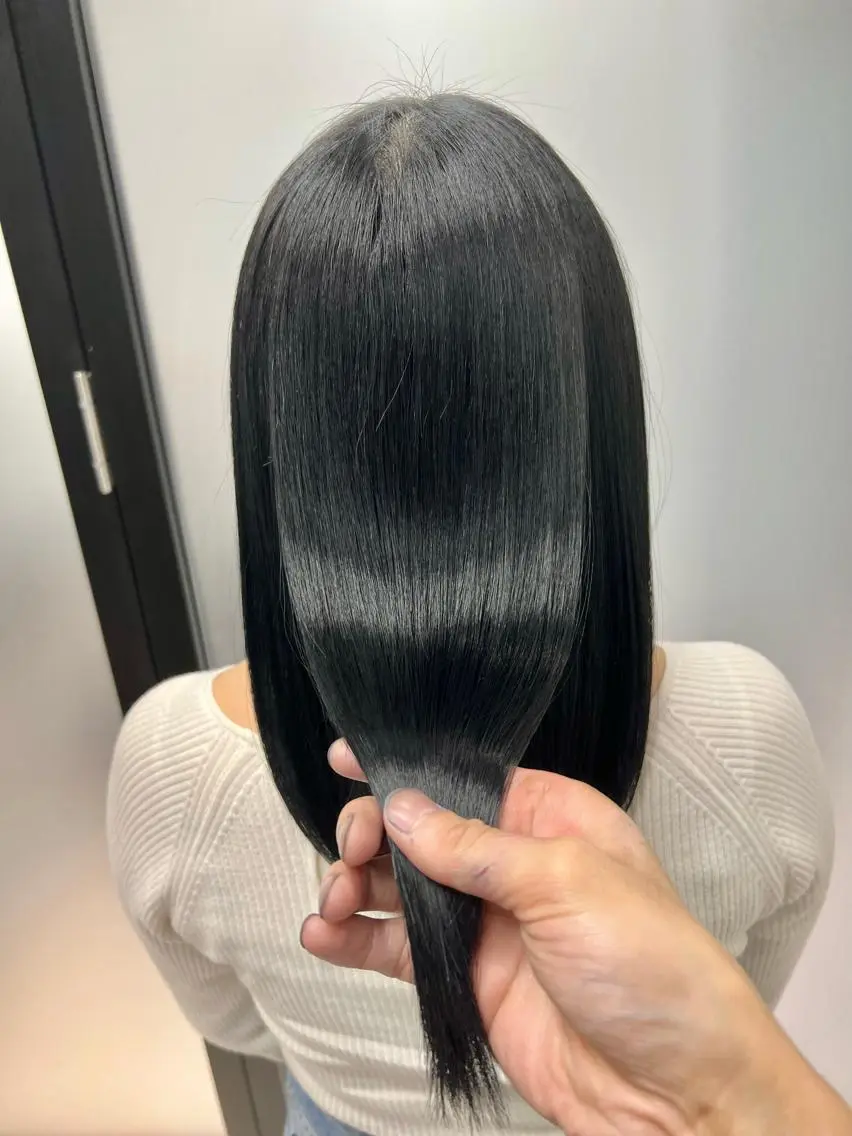 ロング カラー 黒髪 ブルーカラー ブルーブラック ブルージュ 縮毛矯正 縮毛矯正　野口 恵のヘアスタイル