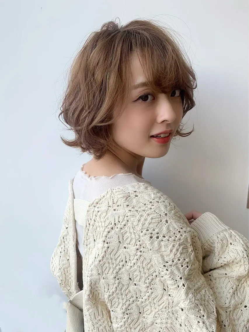 ショート カラー ヘアアレンジ 外ハネヘア 🌿‬ ܸAir 透明感🌱西村知佳のヘアスタイル