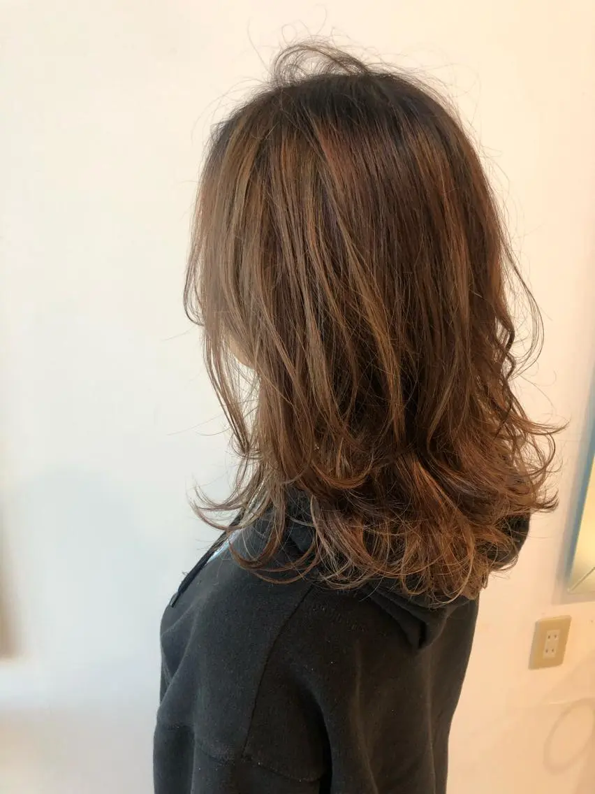 ミディアム カラー ハイライトカラー ハイライト ヤマモト マイのヘアスタイル