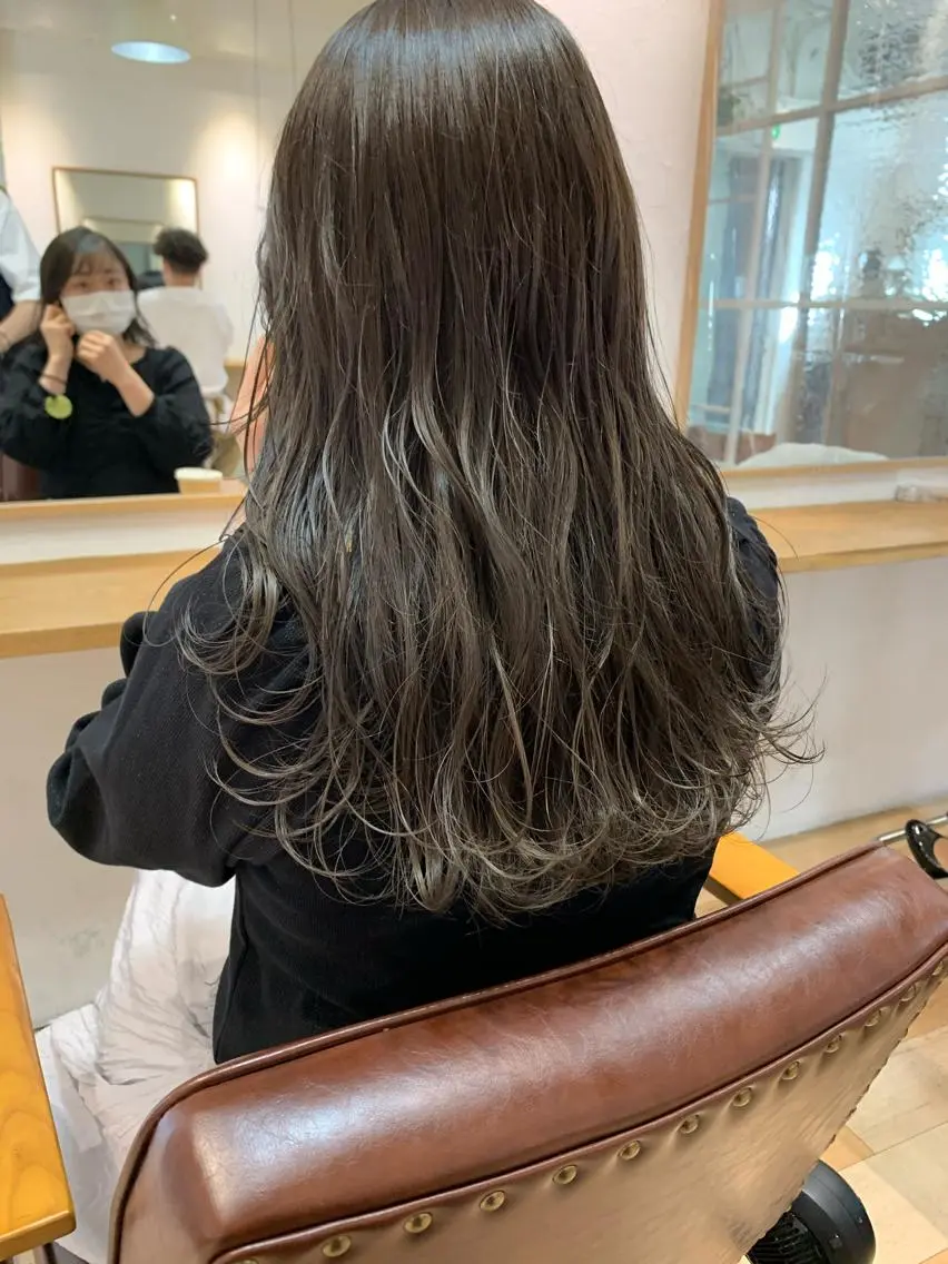 ロング カラー マツエク・マツパ ハイトーンボブ 前田 表参道　グレージュのヘアスタイル