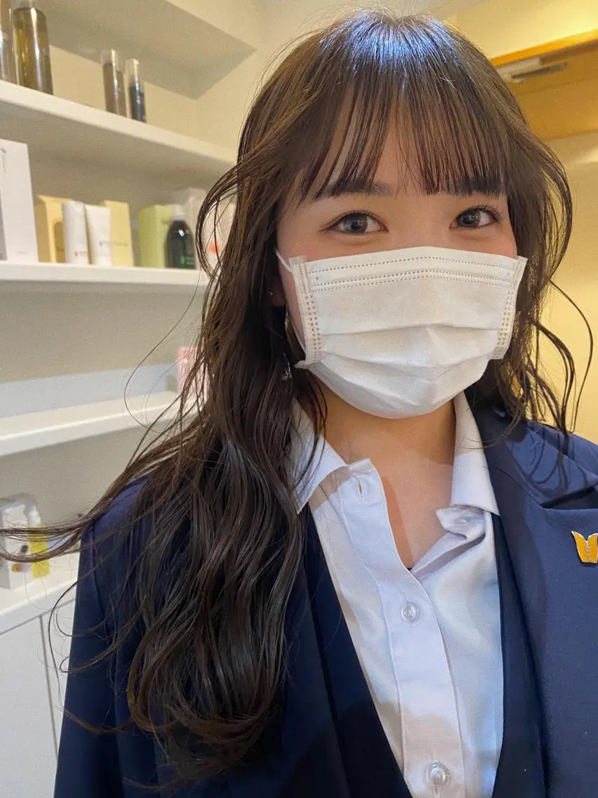 ミディアム カラー ベージュカラー ブリーチ ブラウンカラー ブラウンベージュ 透明感カラー 砂原 ひよりのヘアスタイル