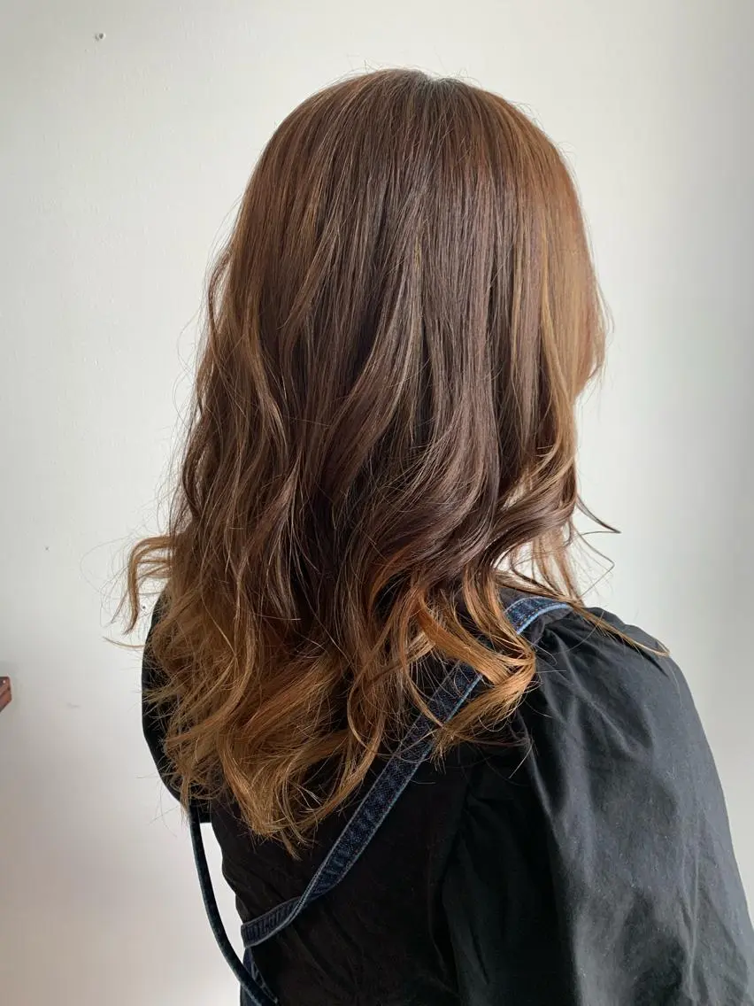 セミロング カット ヘアカラー 榎本 美雪のヘアスタイル