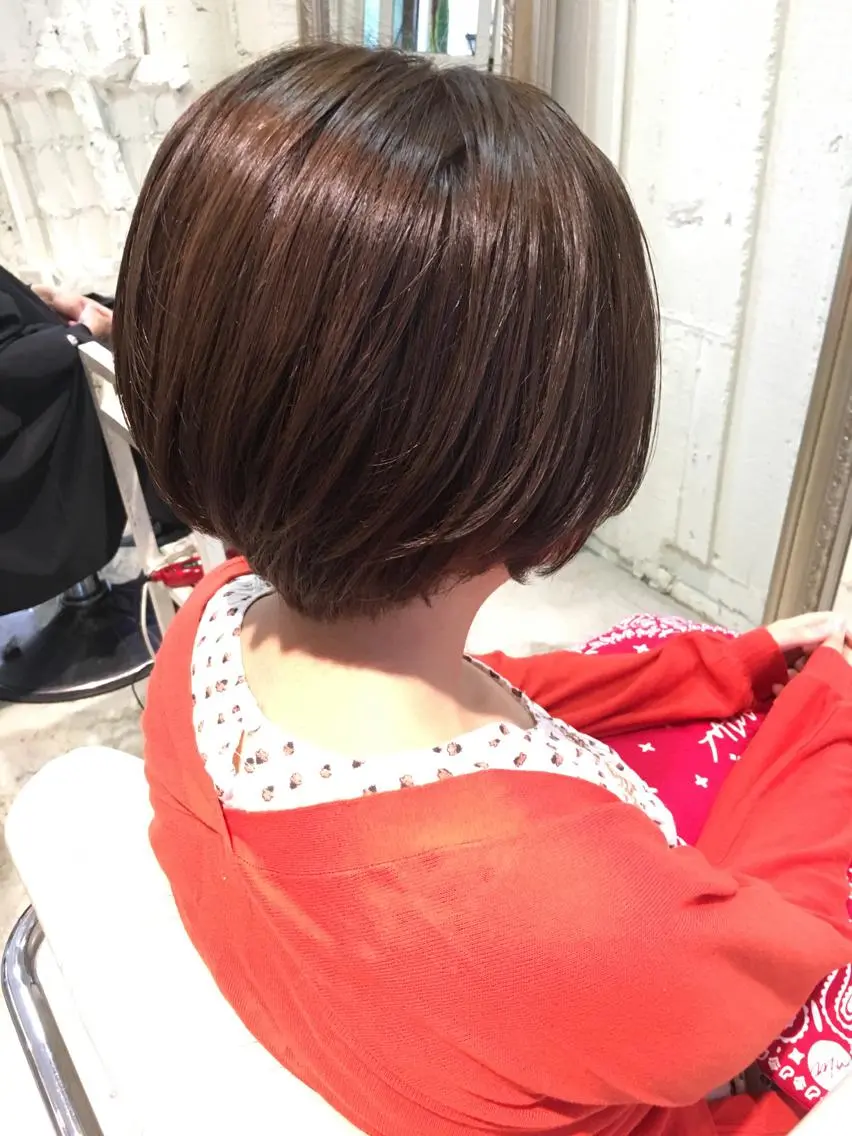 ショート カラー カット ヘアカラー CALMHAIR 五十實淳のヘアスタイル