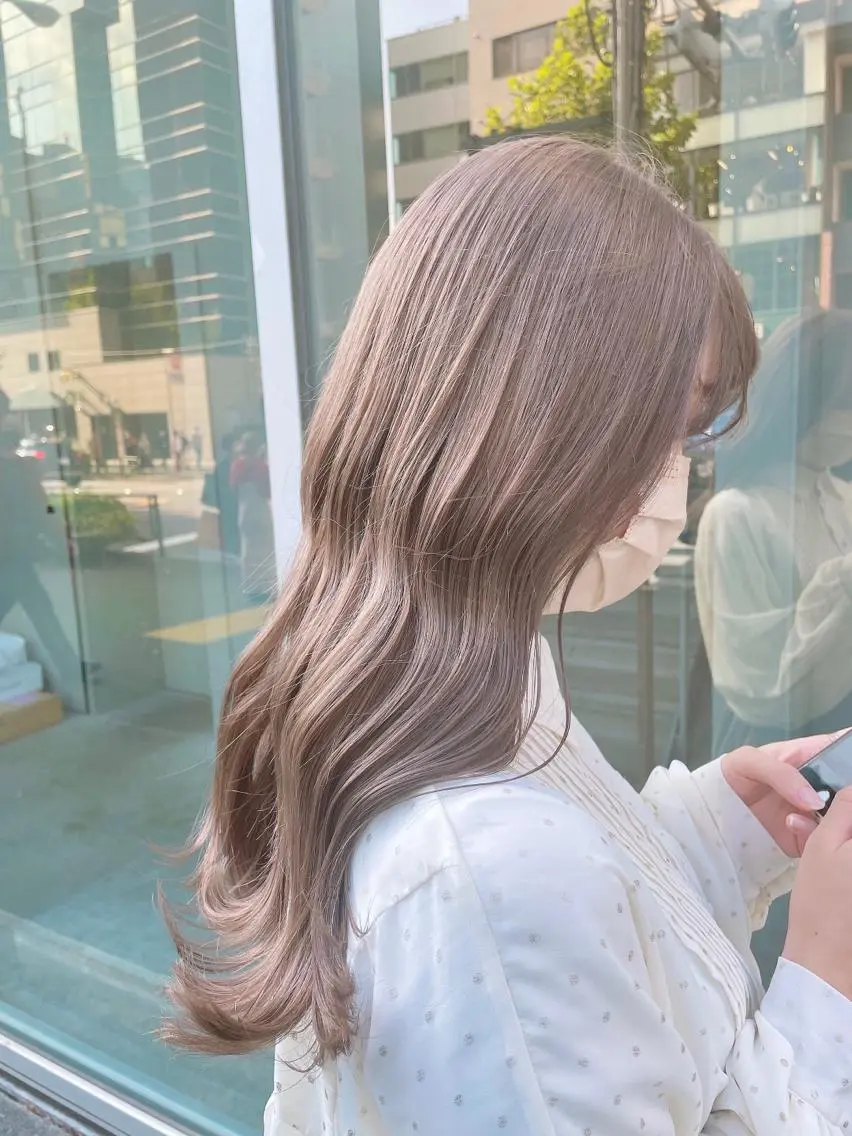カラー ベージュカラー ミルクティーベージュ ミルクティーカラー イイサカシュンスケのヘアスタイル