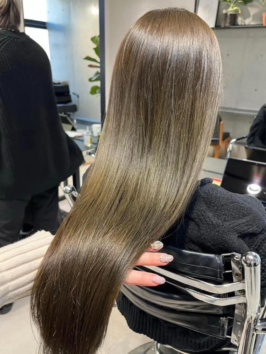 ロング カラー パーマ ヘアアレンジ カット ヘアカラー トリートメント 透明感/オリーブ/ グレージュ/YUKAのヘアスタイル