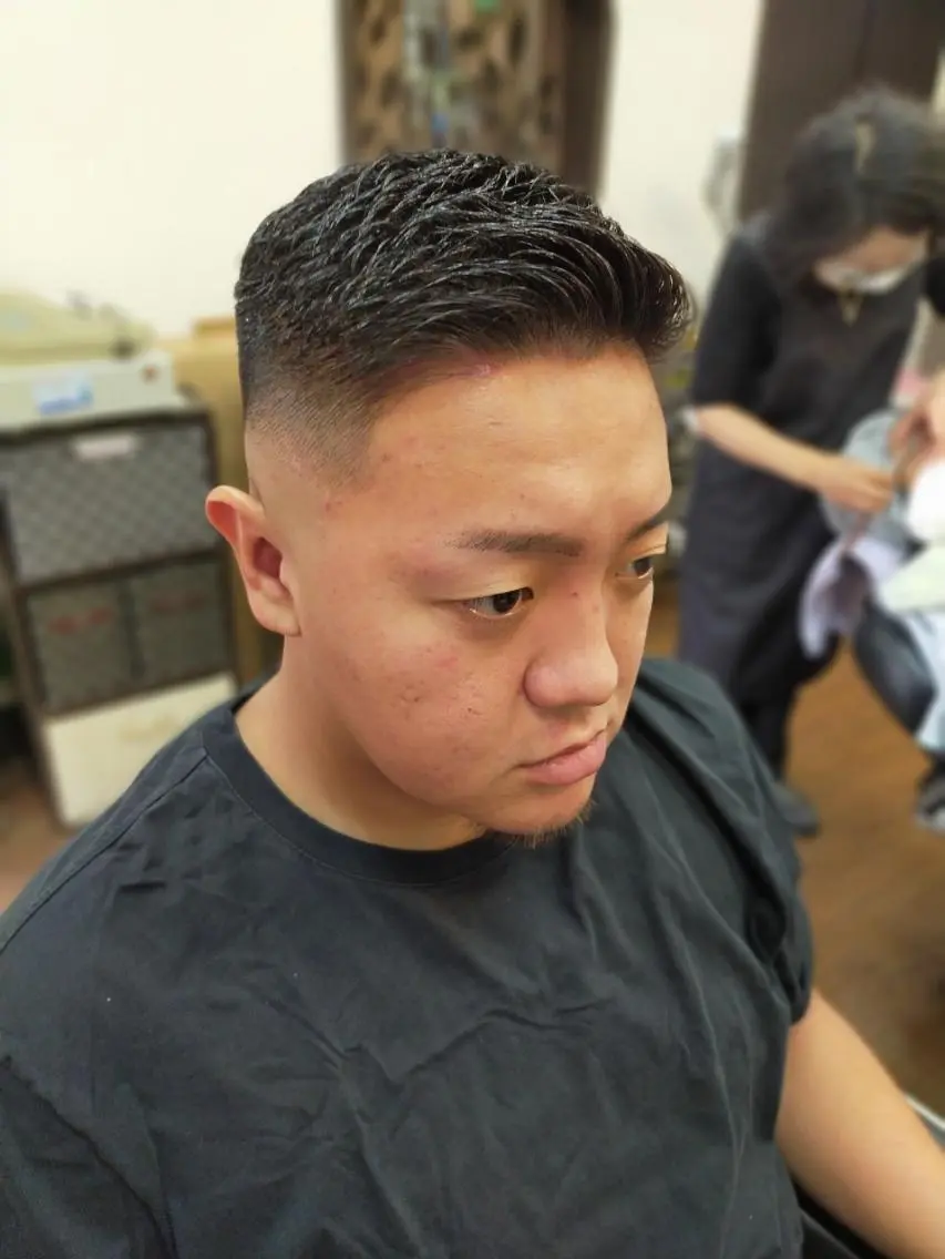 ショート パーマ メンズ フェードカット 濡れパン スキンフェード 男を磨く Barber オオキのヘアスタイル