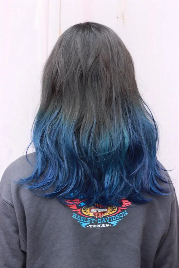セミロング カラー ブルーカラー グラデーションカラー ヘアカラー Viage （ビアージュ）のヘアスタイル