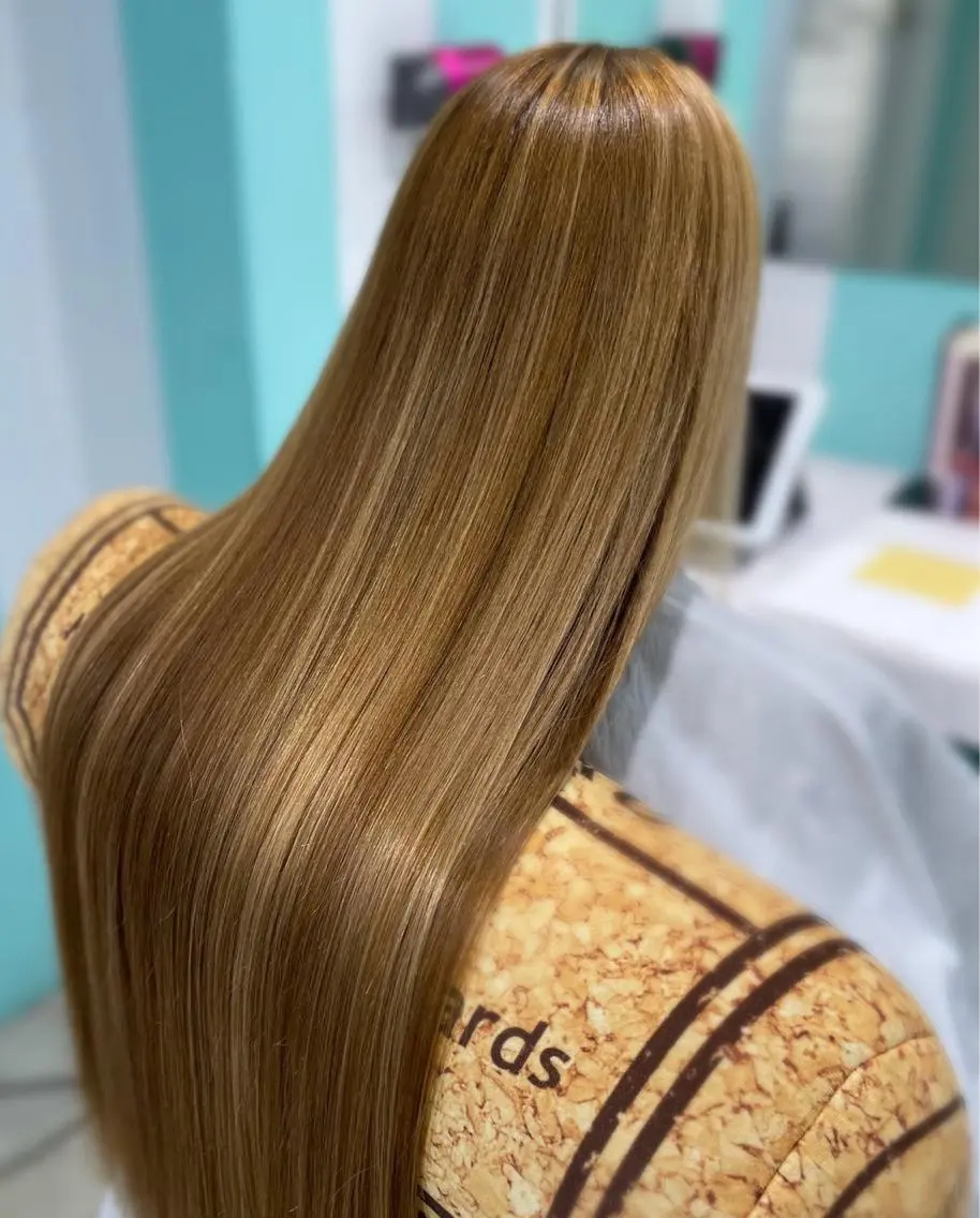 ロング ハイライト 原 千景のヘアスタイル