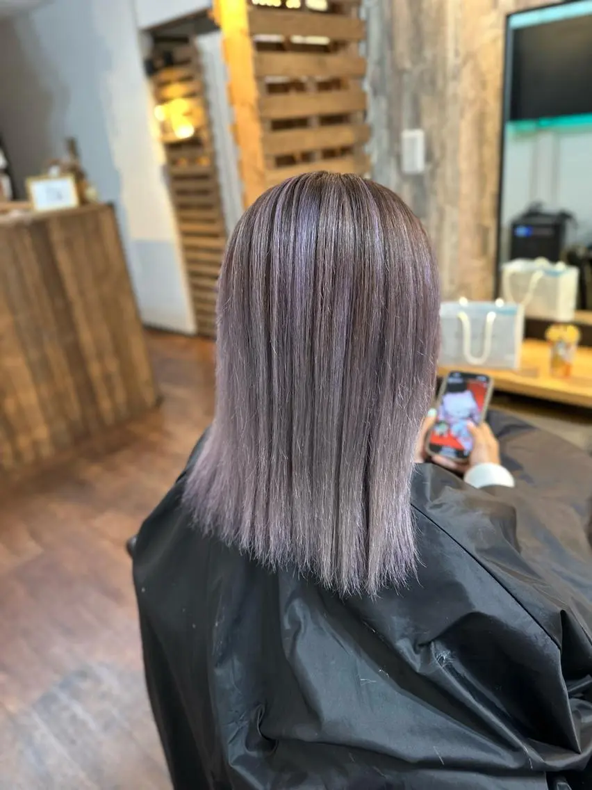 ミディアム カラー アッシュ カット ヘアカラー トリートメント Luzir⭐︎ GEN⭐︎のヘアスタイル