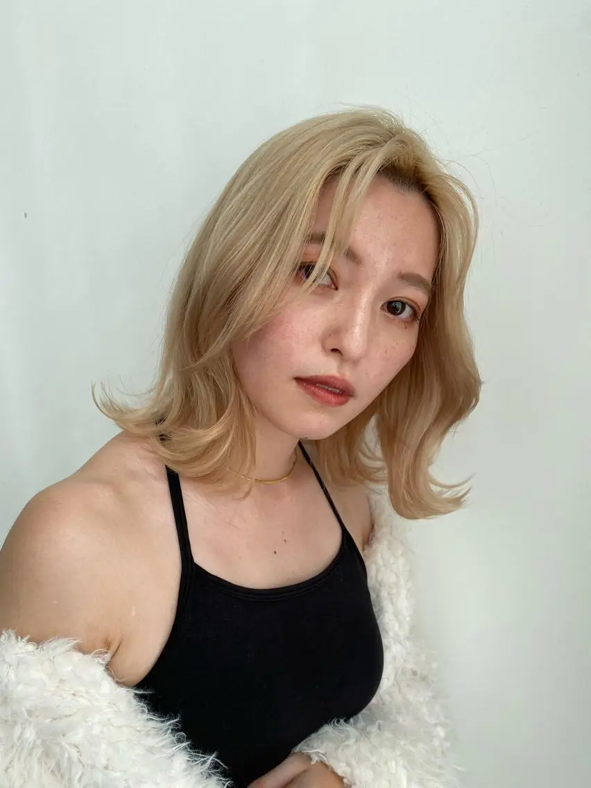 ミディアム カラー ブリーチ ヒラノホナミ 🫧透ける艶髪🫧のヘアスタイル