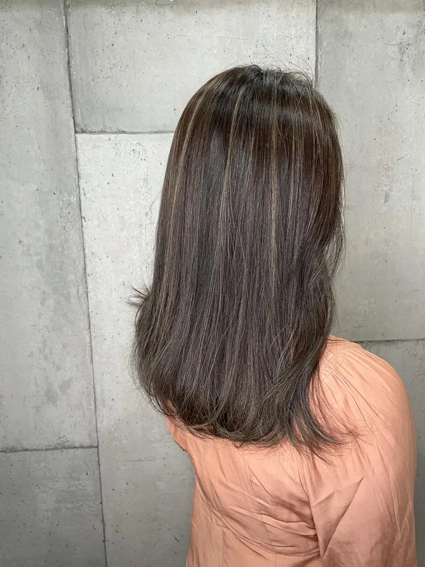 セミロング ヘアカラー トリートメント 大内 志穂のヘアスタイル