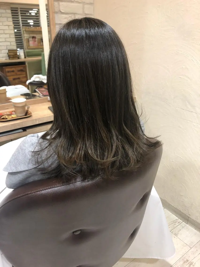 セミロング カラー ダブルカラー ハイライトカラー ハイライト 清水 有実子のヘアスタイル