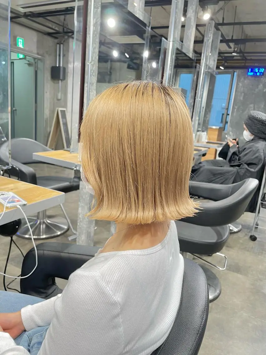 ミディアム カラー カット ヘアカラー トリートメント ヘッドスパ ヘアセット ベージュカラー💖 やすひろのヘアスタイル