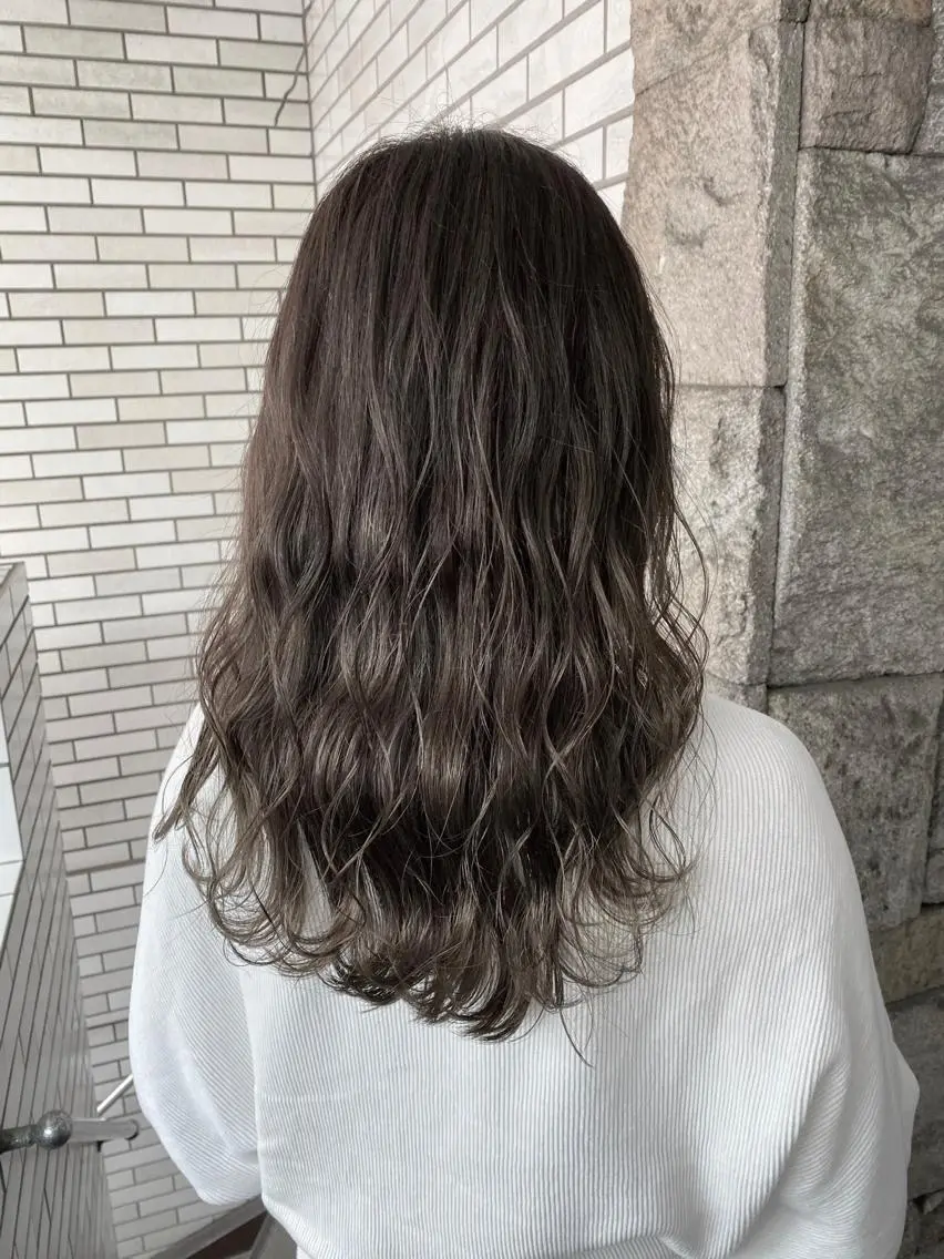 ロング カラー グレージュ ヘアカラー トリートメント 萩原 凌✄﻿のヘアスタイル