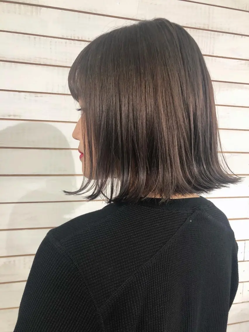 ショート カラー 切りっぱなしボブ グレージュ ボブ 外ハネヘア ヘアカラー 🦋美髪/エクステ 🦋アベイクミのヘアスタイル