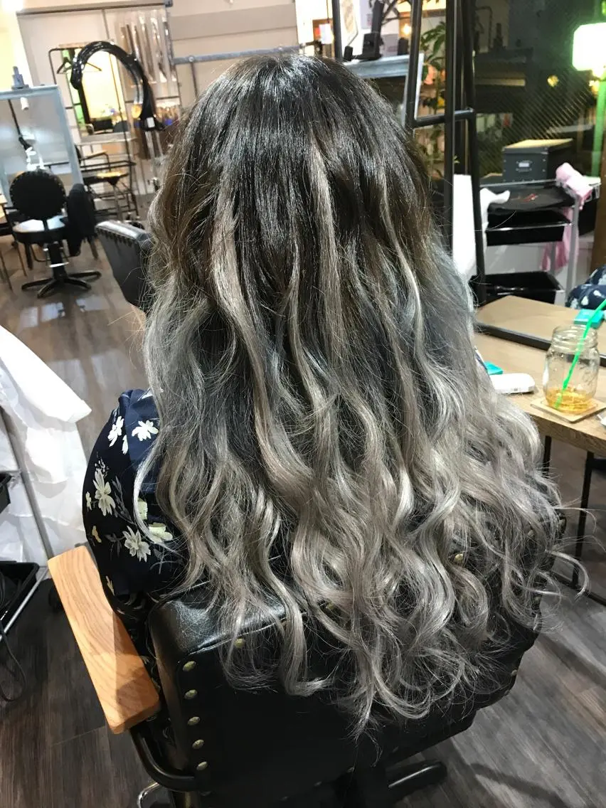 ロング カラー ヘアカラー エクステ WEST OLAND 安藤のヘアスタイル