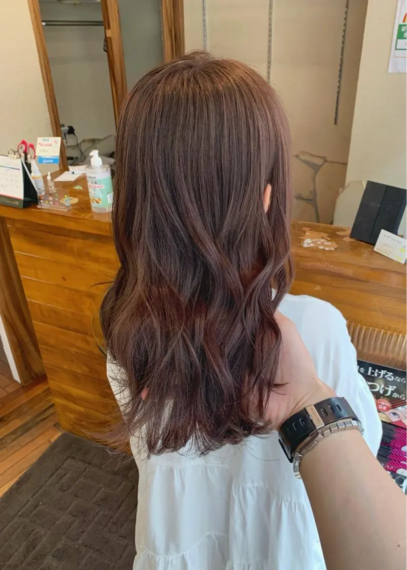 ミディアム カラー ベージュカラー ブリーチ ブラウンカラー ブラウンベージュ ブリーチなしカラー カット ヘアカラー トリートメント 矢野 晃平のヘアスタイル