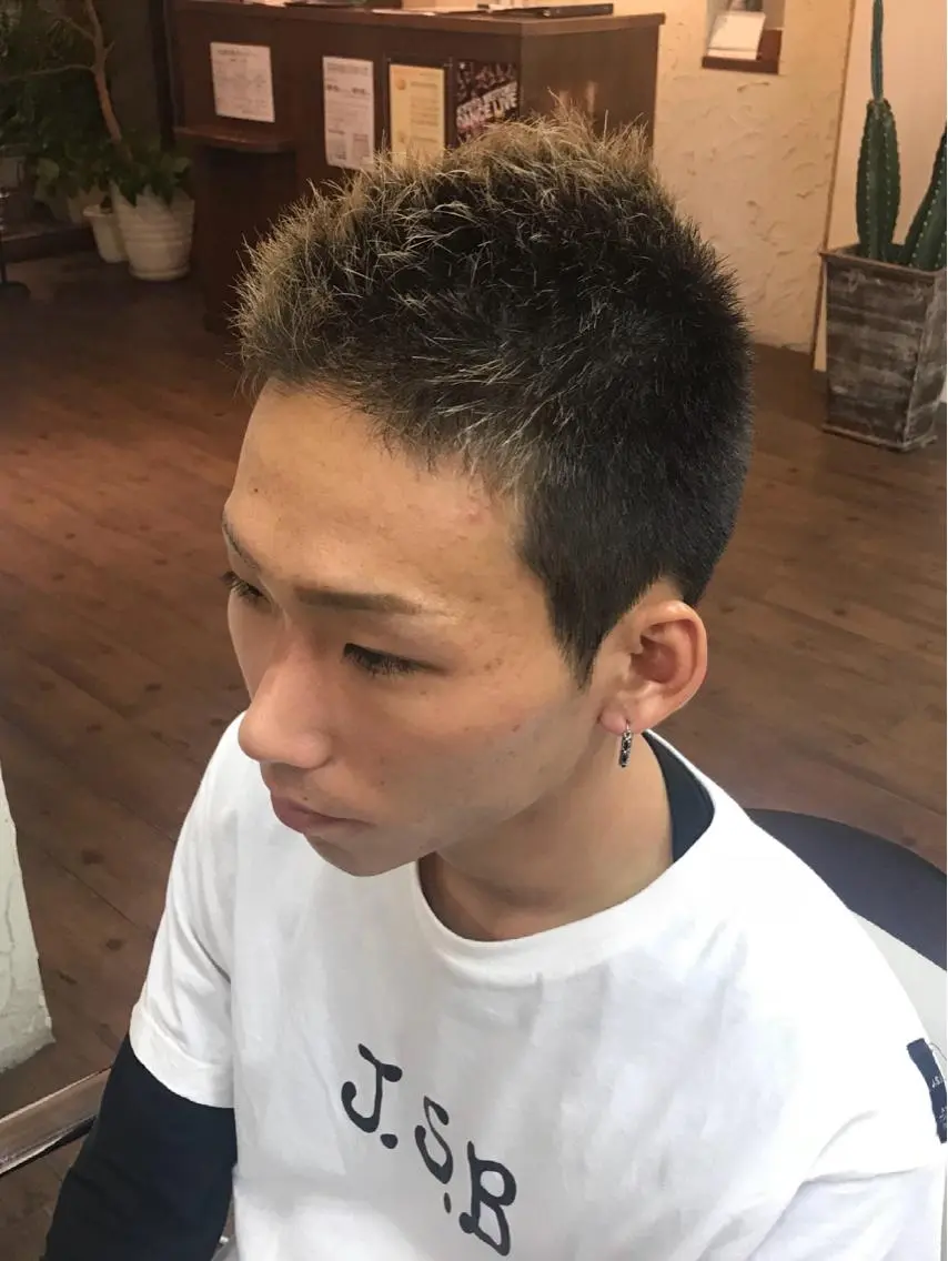 メンズ モヒカン ソフトモヒカン ツーブロック 中野 大士のヘアスタイル