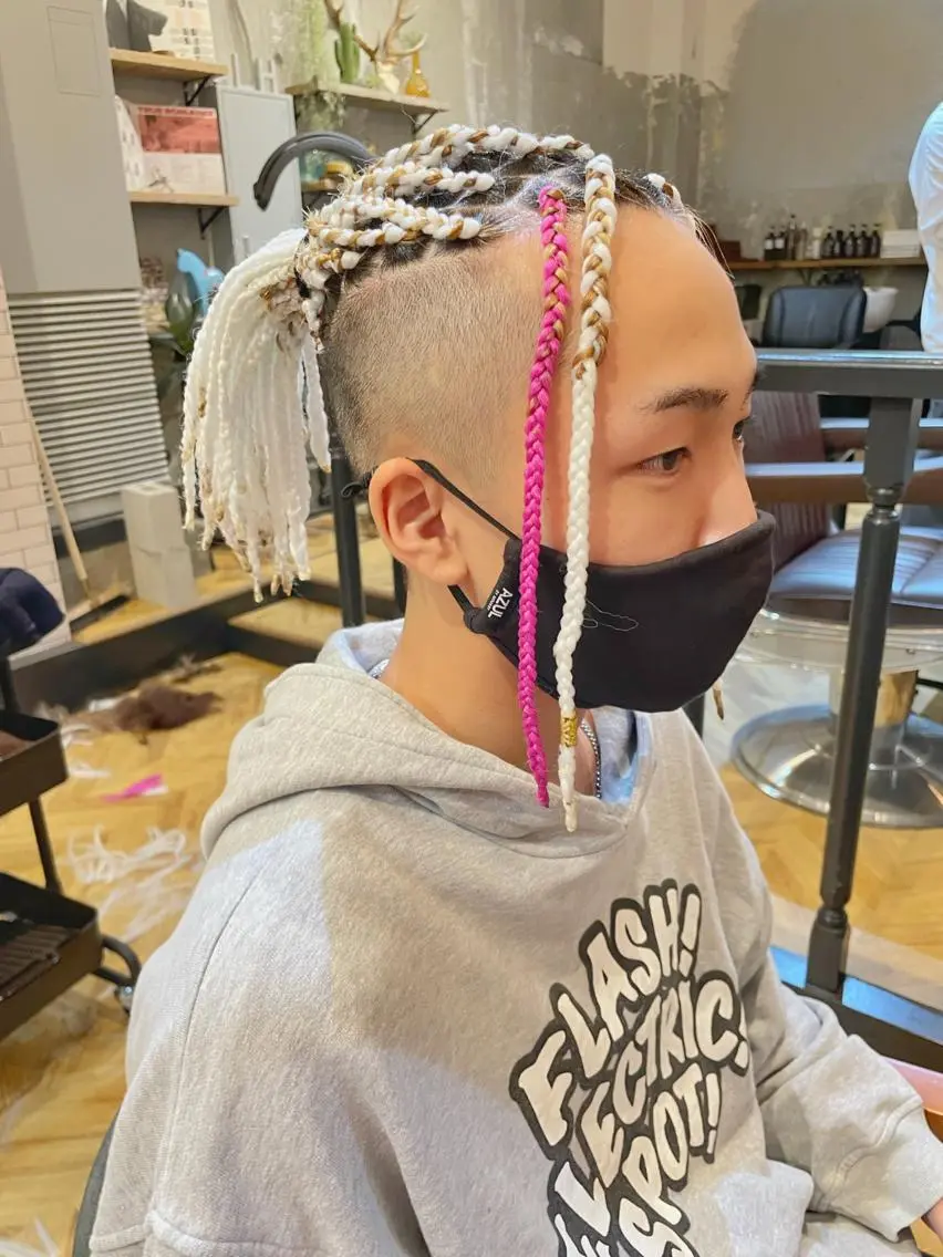 ヘアアレンジ メンズ シールエクステ メンズブリーチ メンズハイライト メンズハイトーン メンズインナーカラー エクステ指名No.1 【店長】橘田のヘアスタイル