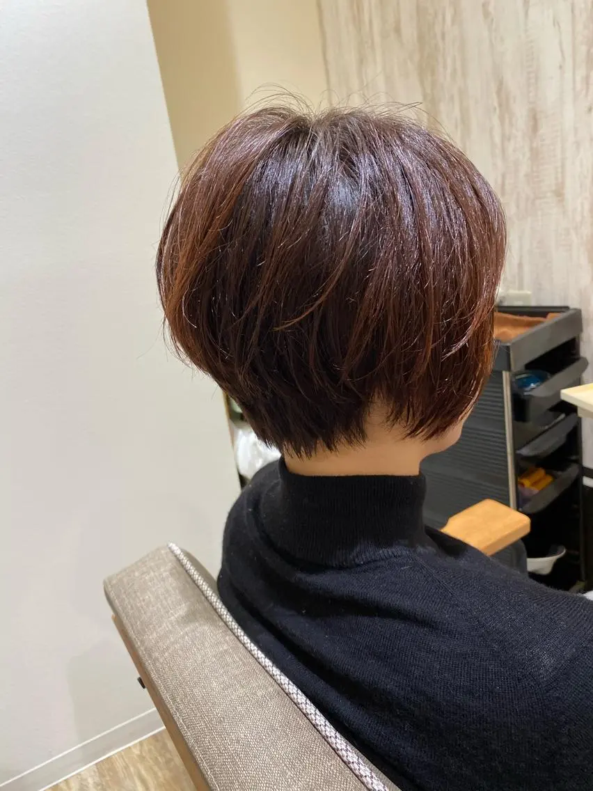 ショート ボブ くせ毛 必ず笑顔で帰っていた だきます!安田祐貴のヘアスタイル