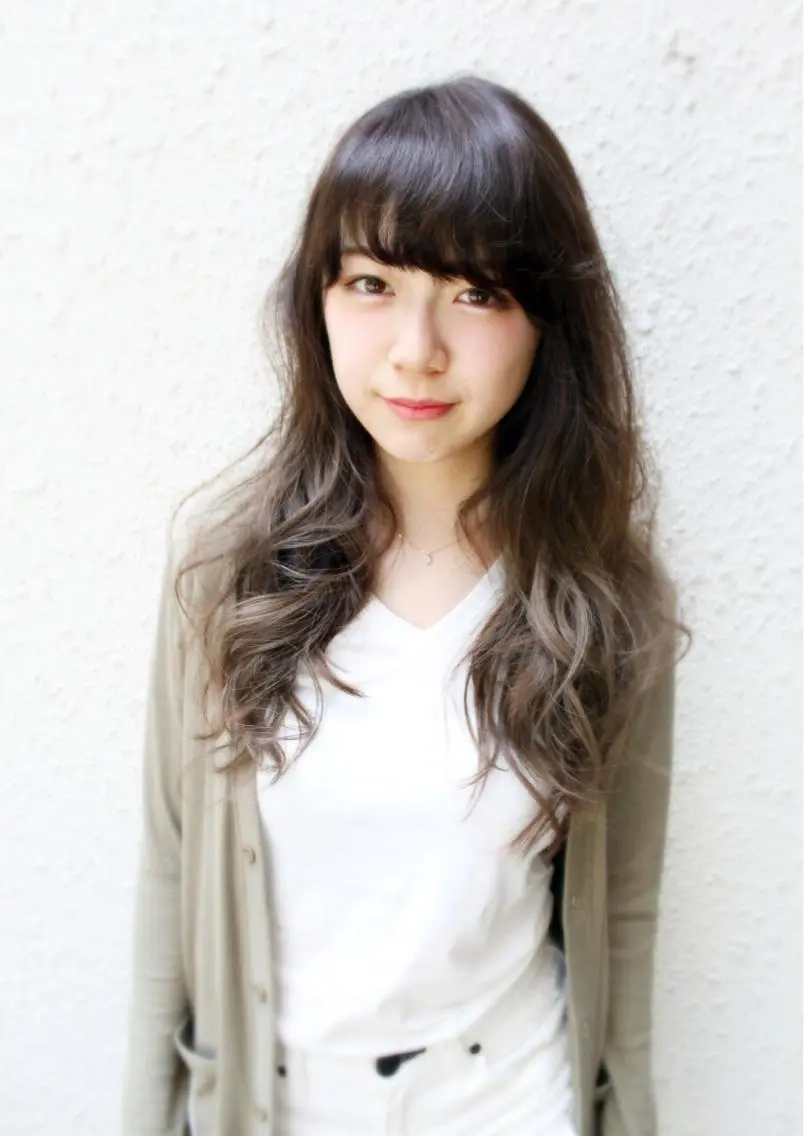 ロング 桑名 淳のヘアスタイル