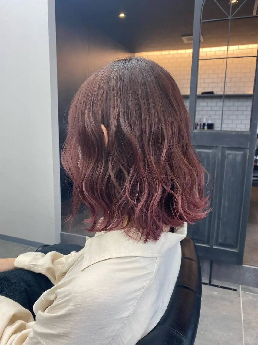 ミディアム maco 艶感ハイトーン🦋のヘアスタイル