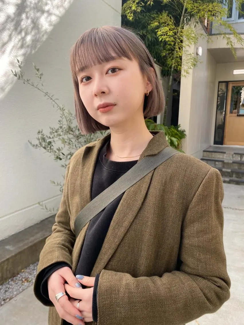 ミディアム サトウ ナナのヘアスタイル