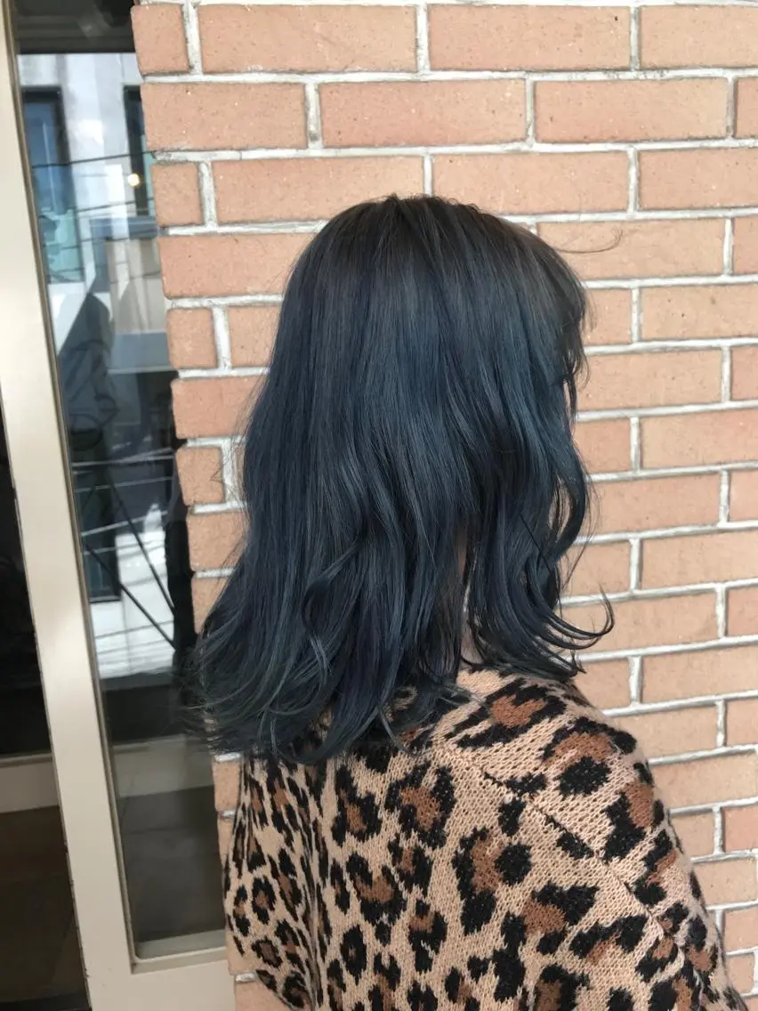 セミロング カラー パーマ ヘアアレンジ ネイル マツエク・マツパ ダブルカラー ネイビーカラー ネイビー サロンドミルク 原宿のヘアスタイル