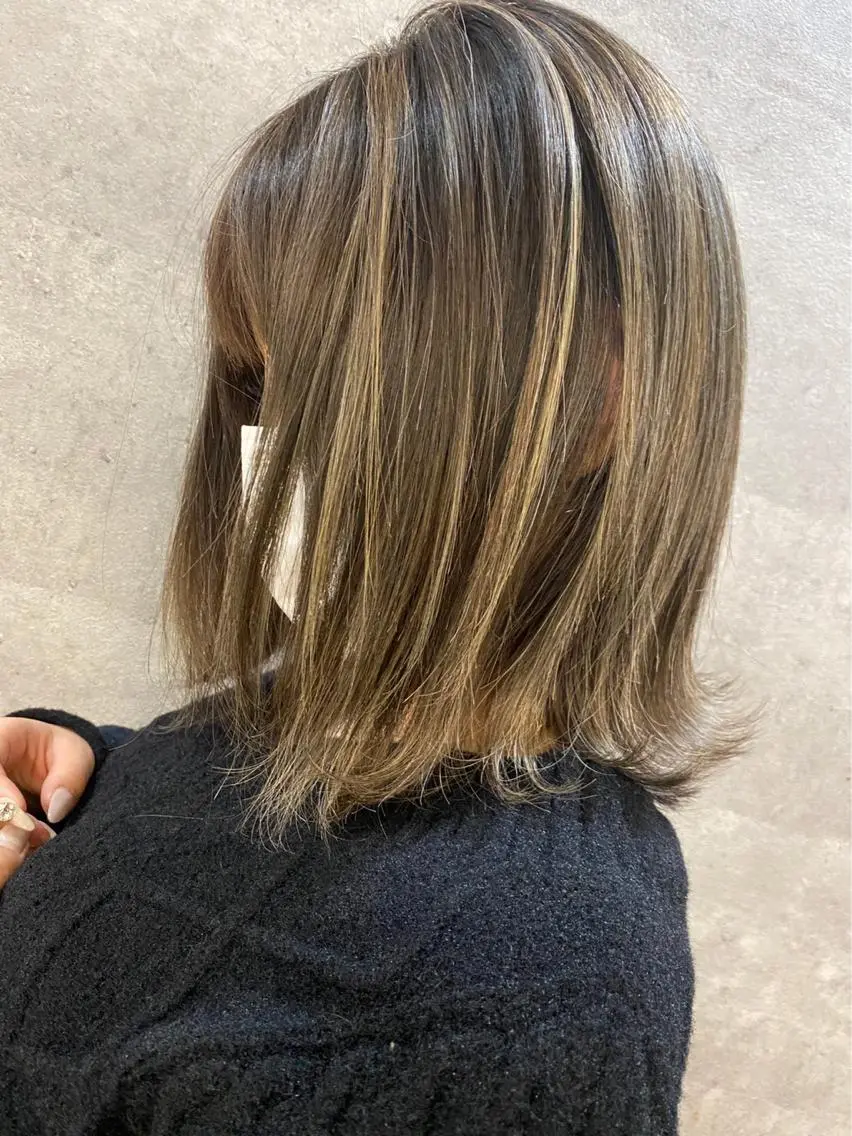 ミディアム ハイライト 外ハネヘア 寺嶋 貴大のヘアスタイル