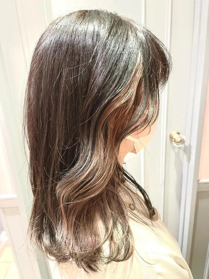 セミロング カットモデル ヨネダのヘアスタイル