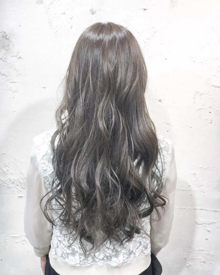ロング カラー ヘアアレンジ グレージュ カーキグレージュ ヘアカラー トリートメント ✨艶髪✨透明感✨ 山内大樹のヘアスタイル
