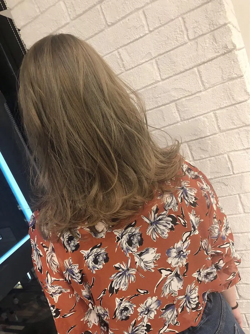 セミロング カラー カット ヘアカラー トリートメント オーナースタイリスト 奈須雄紀のヘアスタイル