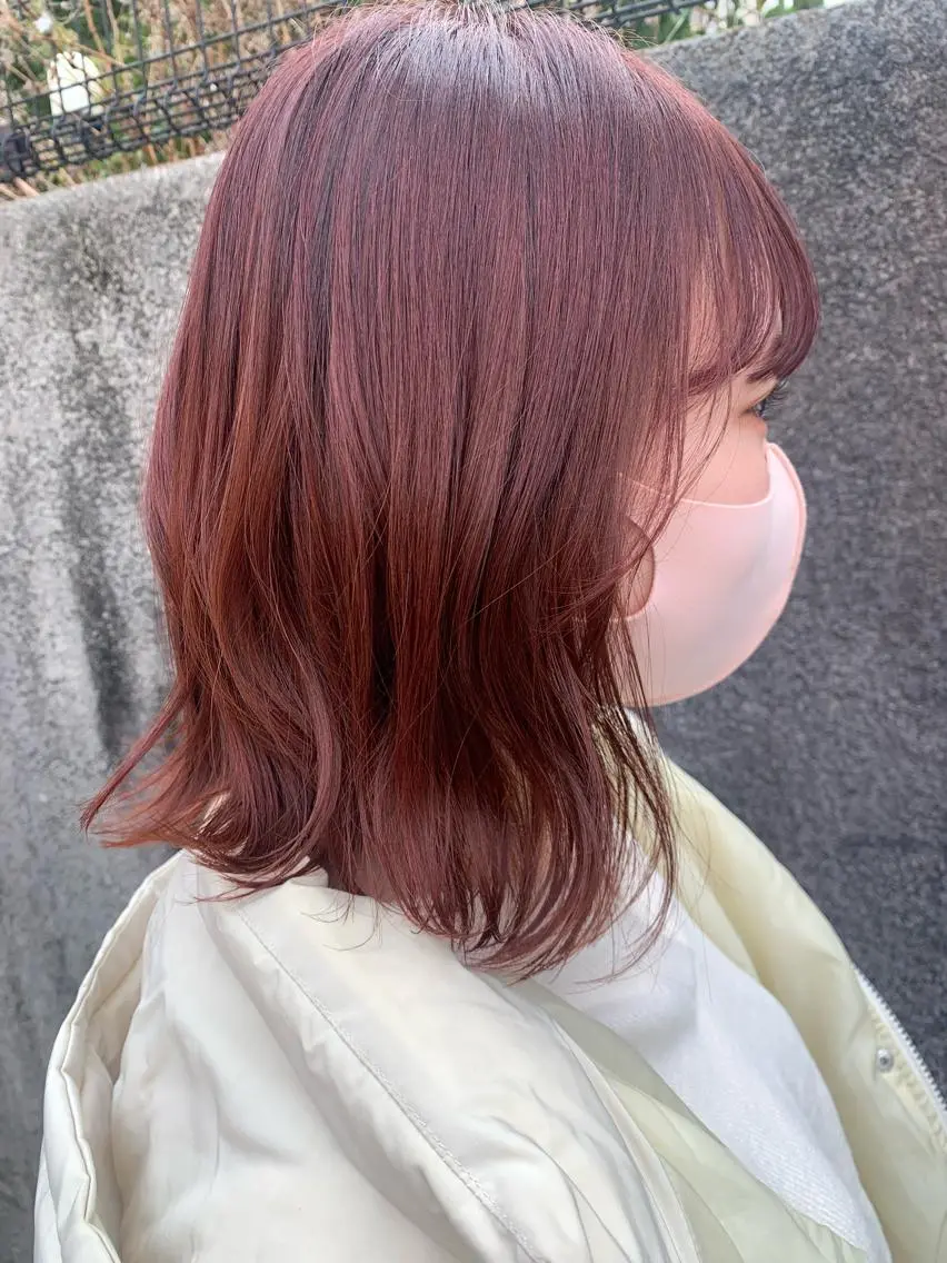 ミディアム カラー ブリーチ ブリーチなしカラー レッドカラー hubhair レイヤー/透明感のヘアスタイル