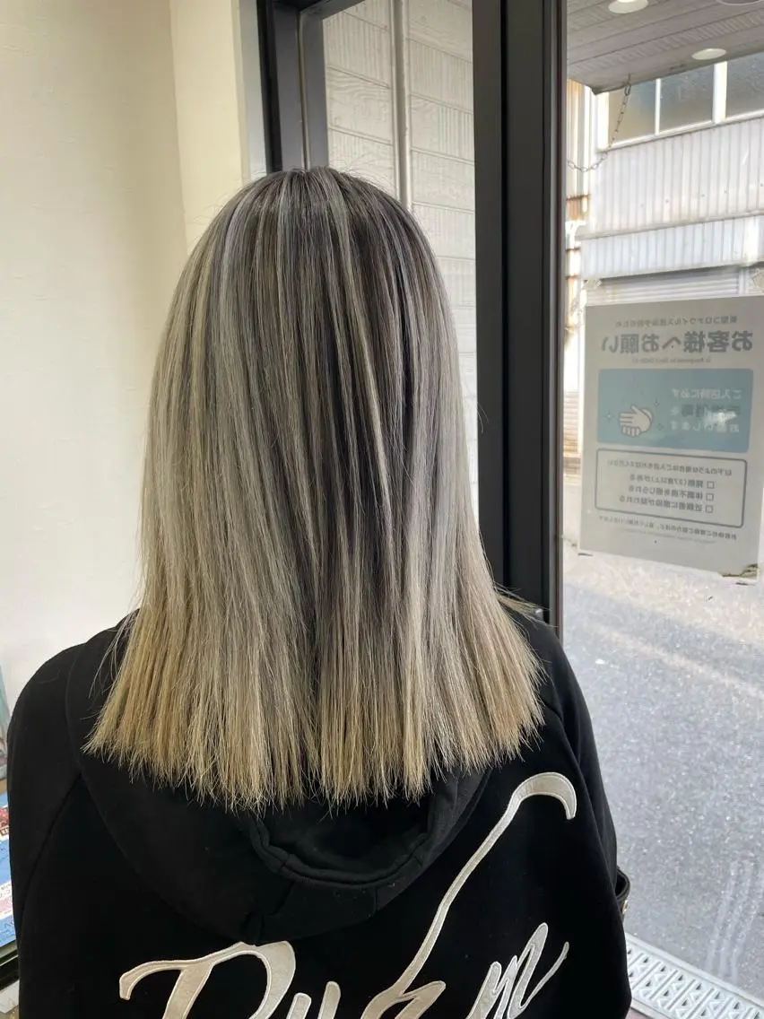 セミロング カラー バレイヤージュ レイヤーカット HairMake 3 🐬NANAMIのヘアスタイル