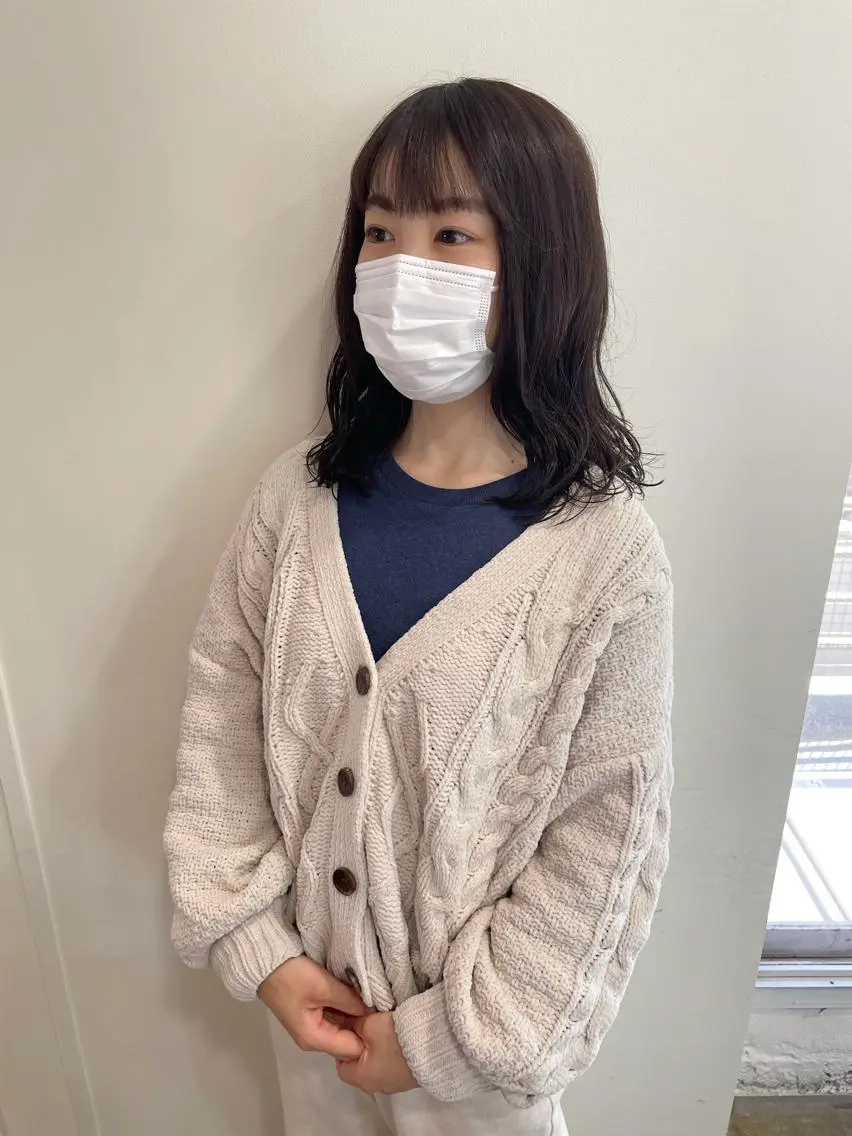 ミディアム カラー MIOベージュカラー 柔らかいカラーのヘアスタイル