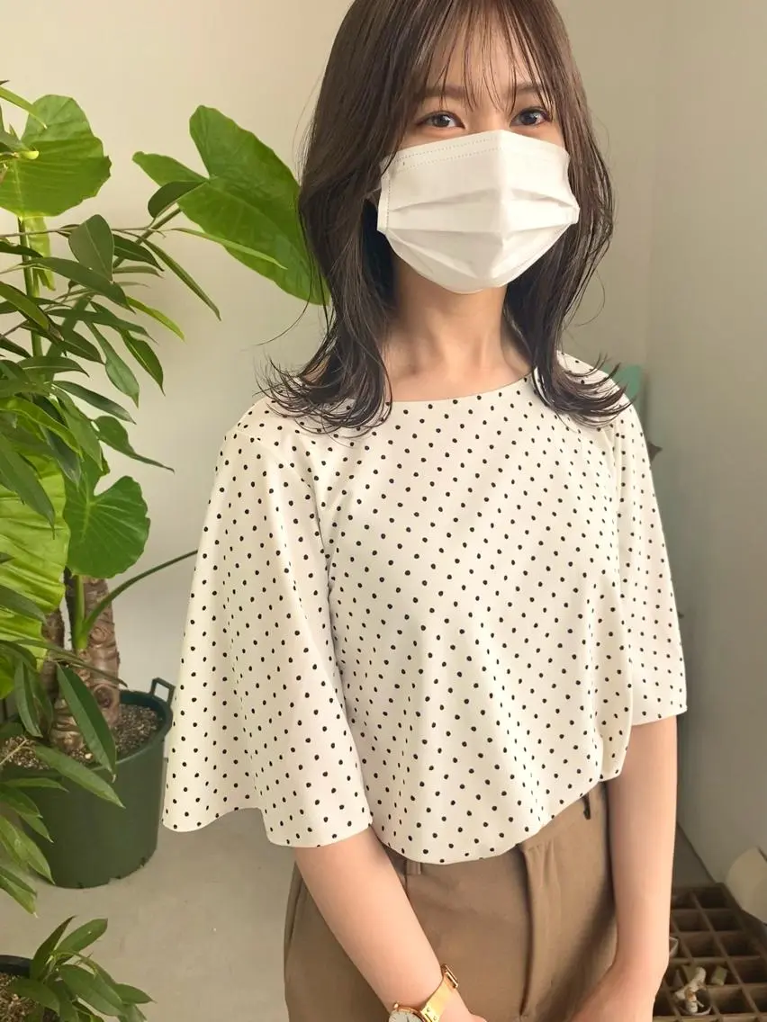 セミロング カラー ブラウンカラー ショコラブラウン 塚原 安優のヘアスタイル