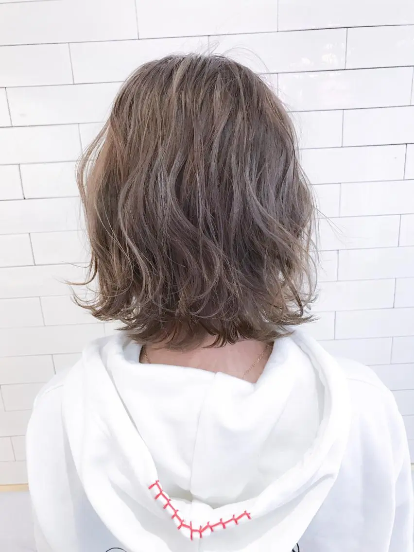 ショート カラー ベージュカラー ボブ 外国人風カラー 外ハネヘア 🧡ショートの達人 🧡SHOのヘアスタイル