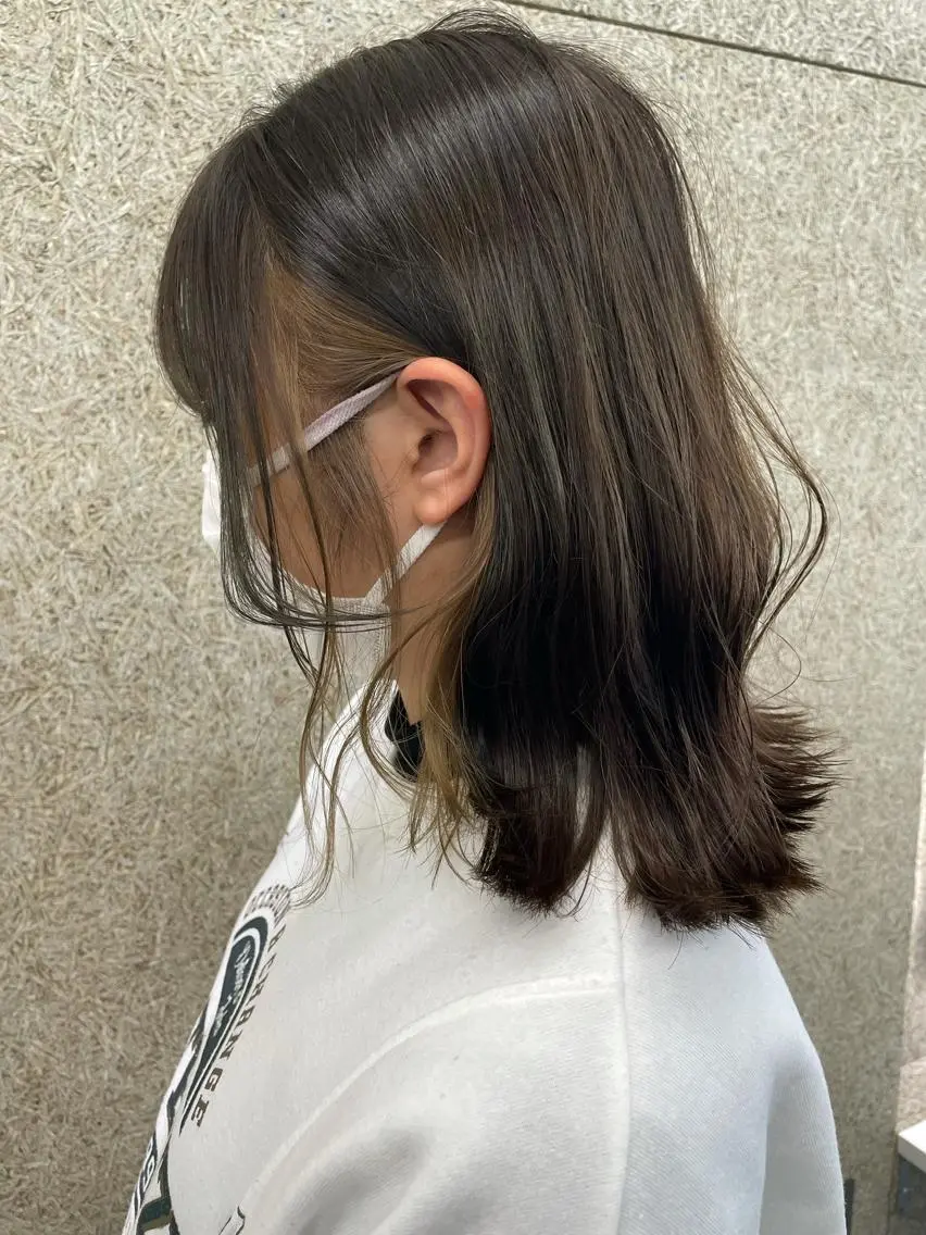 ミディアム カット ヘアカラー トリートメント 韓国風レイヤー ハイトーンRYOTAのヘアスタイル