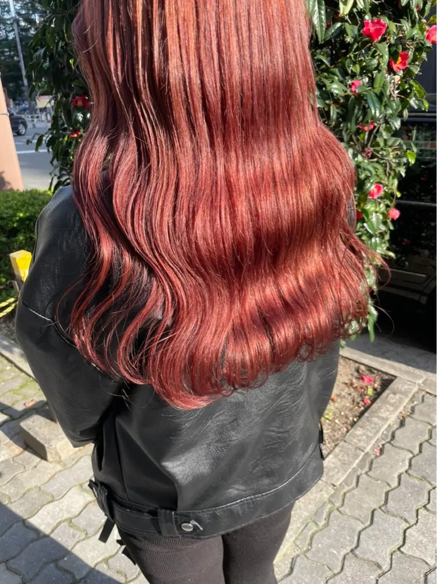 ロング カラー akane .のヘアスタイル