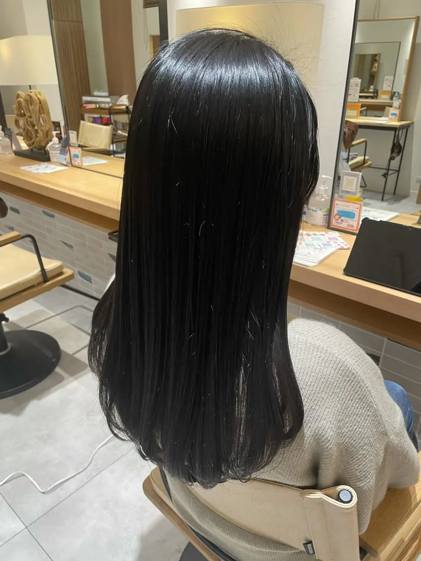 ロング カラー 黒髪 ブルーカラー ブルーブラック 高木 櫻のヘアスタイル