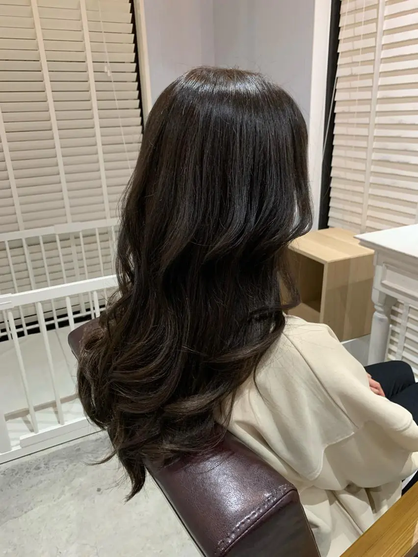 ロング ヘアカラー LITTLE _KATOのヘアスタイル