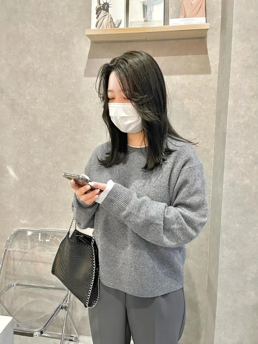 セミロング カラー ダークグレー ダークグレージュ ダブルカラー グレージュ カット ヘアカラー トリートメント 一ノ瀬 暁のヘアスタイル
