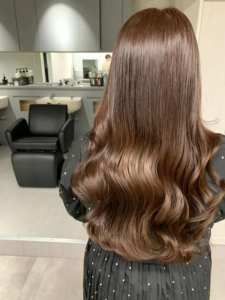 ロング カラー アッシュ ベージュカラー ブリーチ ダブルカラー グラデーションカラー カット ヘアカラー トリートメント ルーチェヘアー 北摂エリアNo.1のヘアスタイル