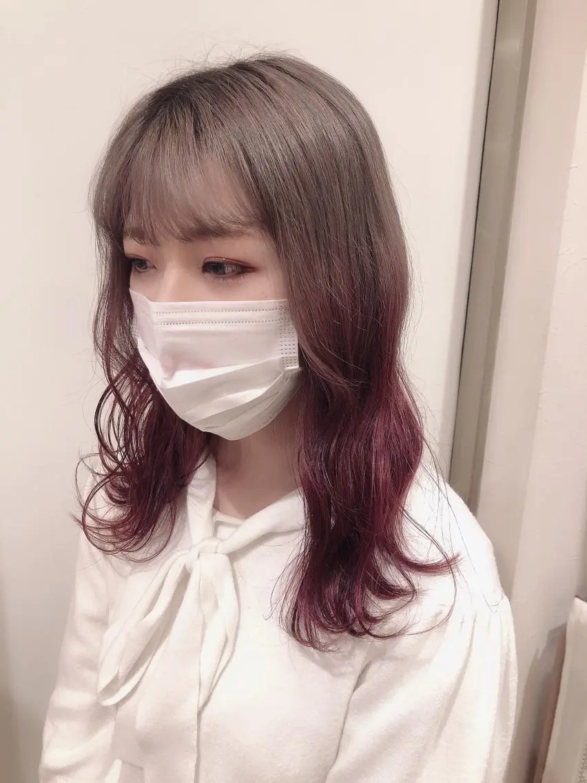 セミロング カラー 韓国🇰🇷レイヤー 映える顔周り🩷のヘアスタイル