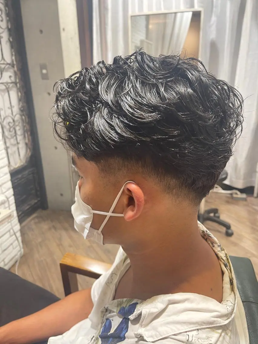ショート パーマ メンズ 植田 能生のヘアスタイル