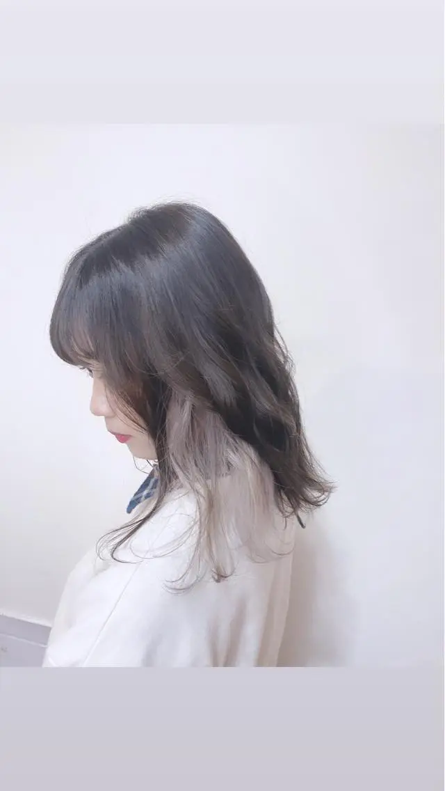 ミディアム カラー ヘアアレンジ シルバー ホワイトシルバー アイラッシュ/美容室 個室/瀬戸 一菜のヘアスタイル